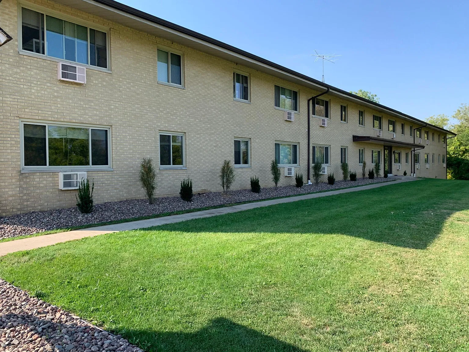 1 bed, $785 — Photo 3