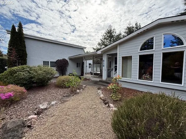 212 Munsel Creek Loop, Florence, OR 97439