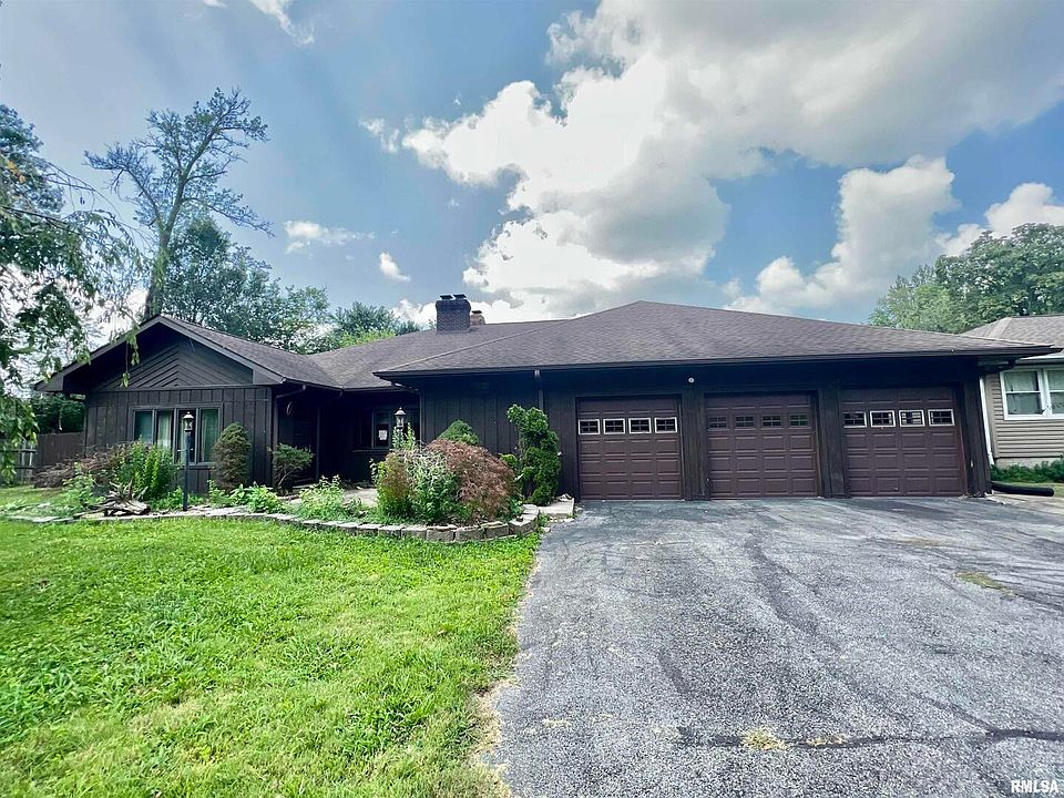 1st image of 620 S Carbon St
