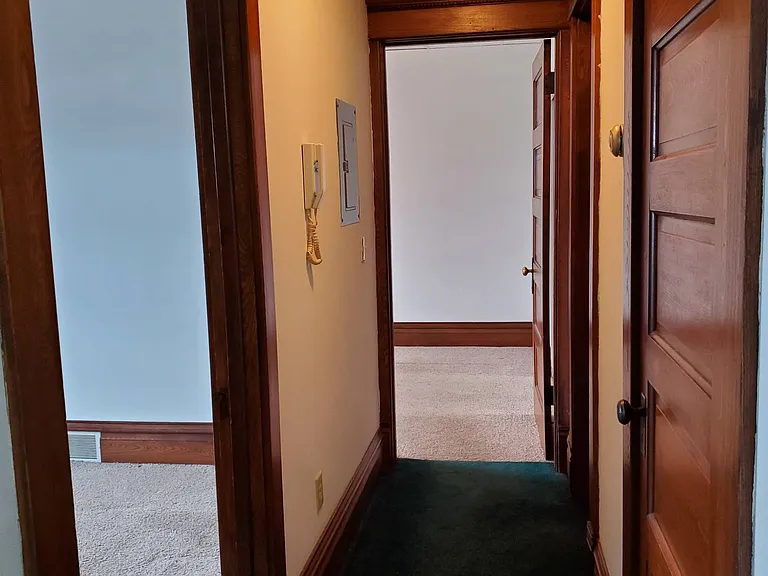 1323 Ludington St — Photo 5