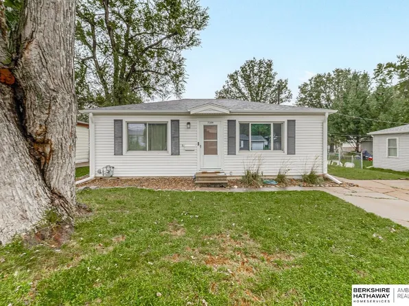 7309 Joseph Ave, La Vista, NE 68128