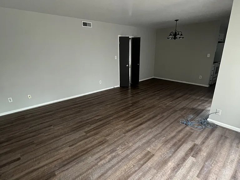 Malibu Apartments — Photo 13