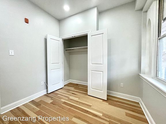 5th image of 5040 Walnut St #10419238