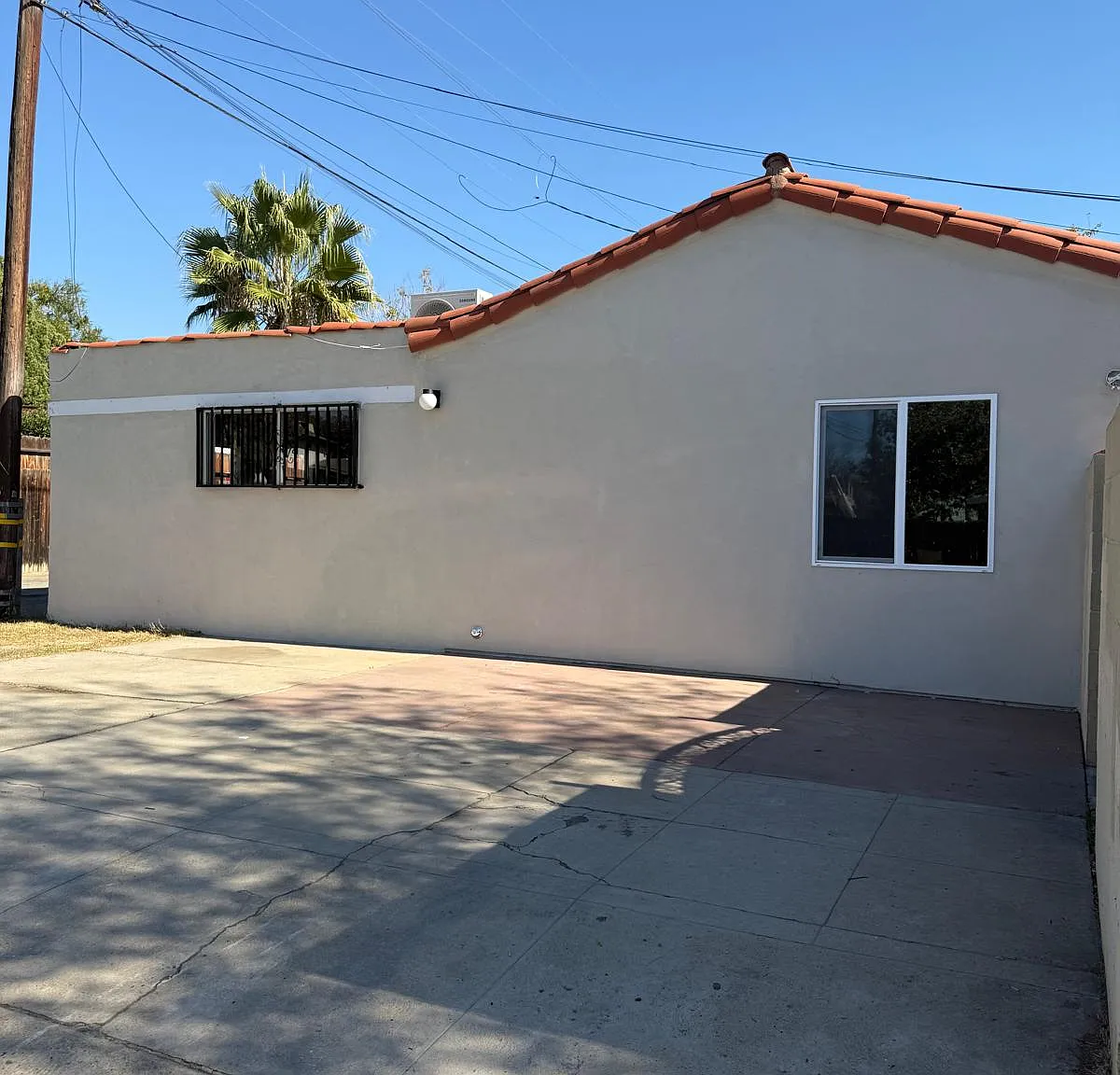 2 bed, 655 sqft, $1,299 — Photo 1