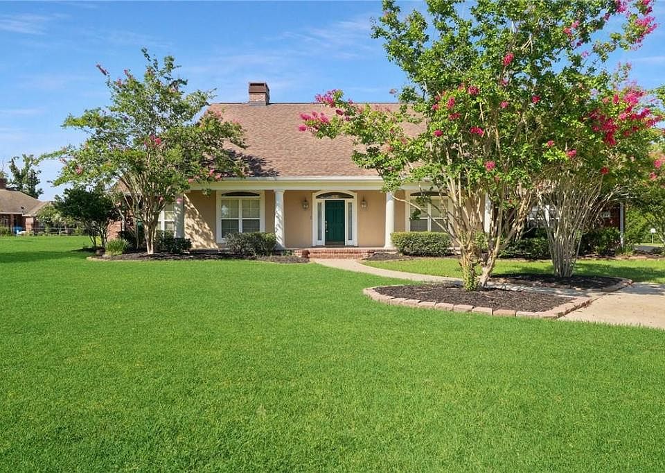 1st image of 994 Mission Ln