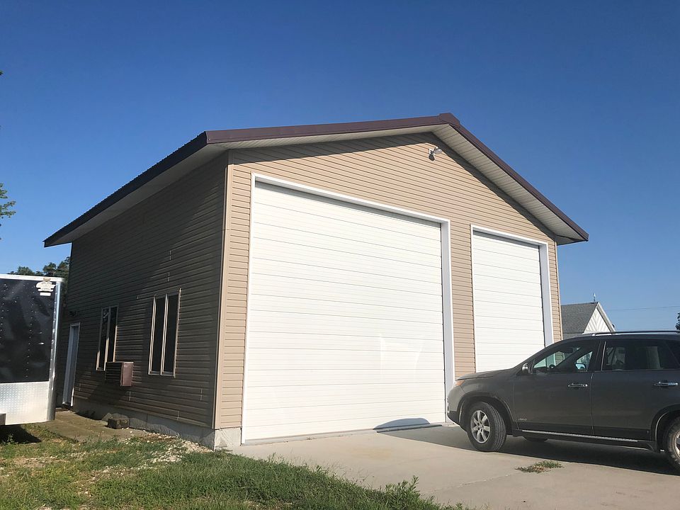 1,024 sq ft Mechanic shop 
