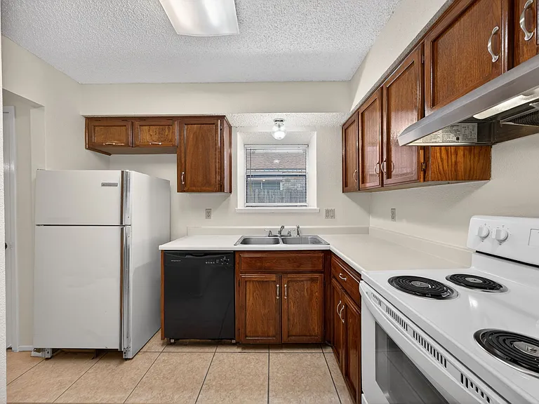 11703 Whisper Valley St — Photo 13