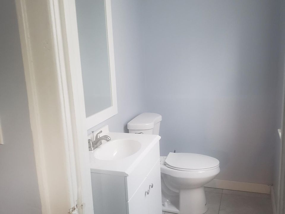 2nd image of 54 Westbourne Pkwy