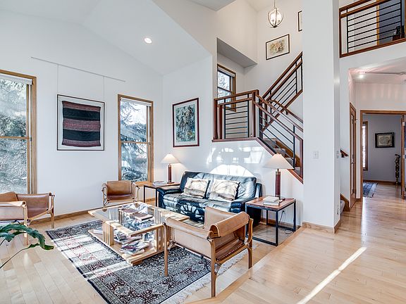 4th image of 8344 Colton Ave