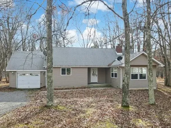 144 Northshore Dr, Albrightsville, PA 18210