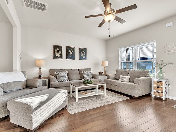 5th image of 510 Ruby Oaks Ln