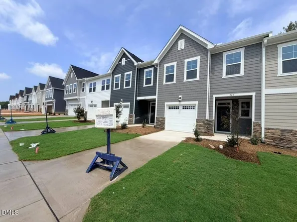 228 Deercroft Dr, Apex, NC 27539