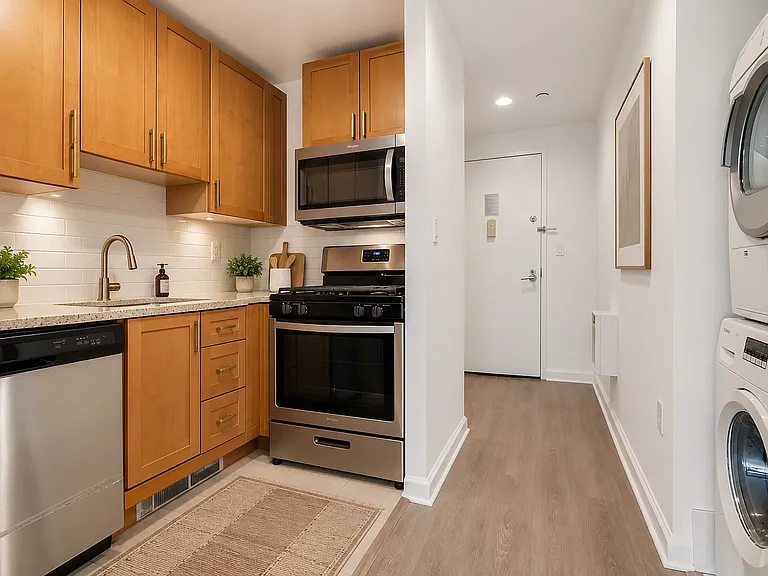 35 W 33rd St #32D — Photo 2