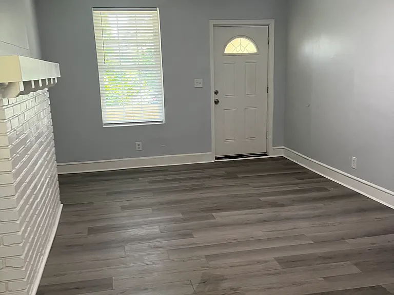520 Boulevard NE — Photo 2