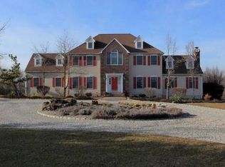 203 Low Ct, Flemington, NJ 08822