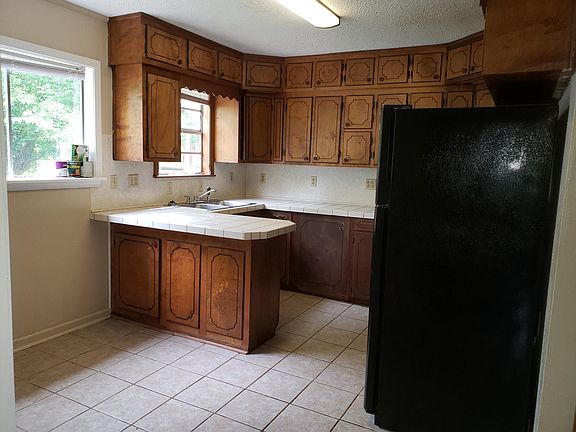 5th image of 4618 Voss Dr
