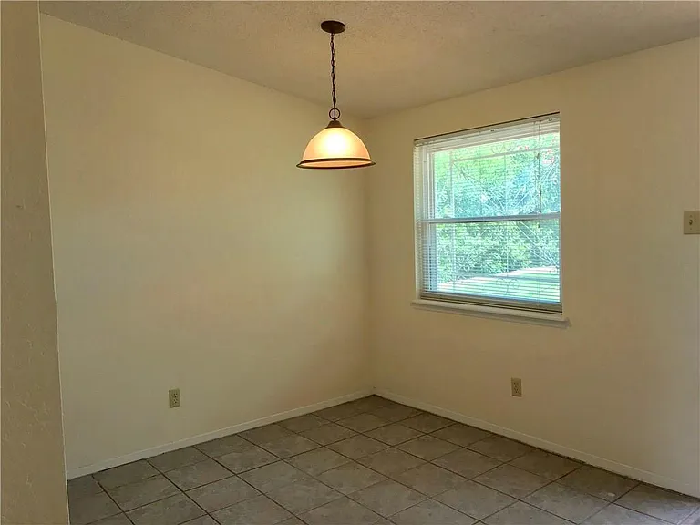 8500 Lakehurst Rd — Photo 6