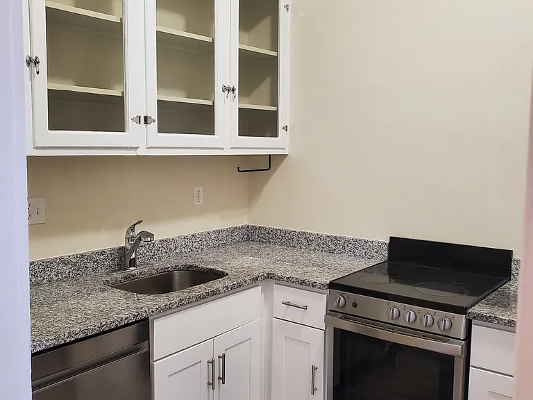 1470 Beacon St #6 — Photo 9