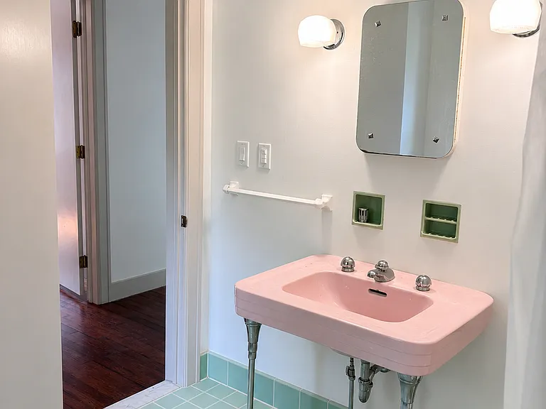 906 Pauline Blvd — Photo 11