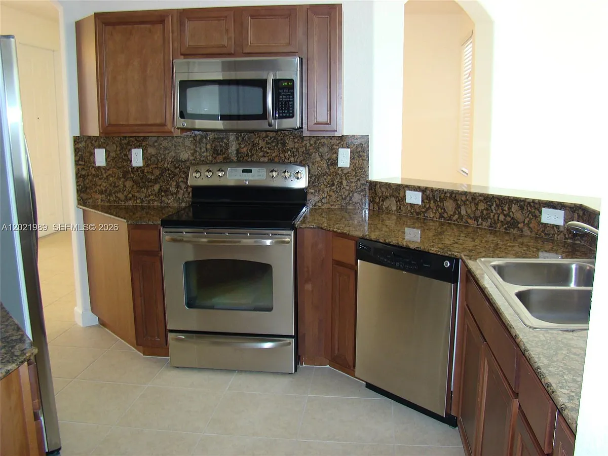 Building Photo - 8651 NW 111th Ct