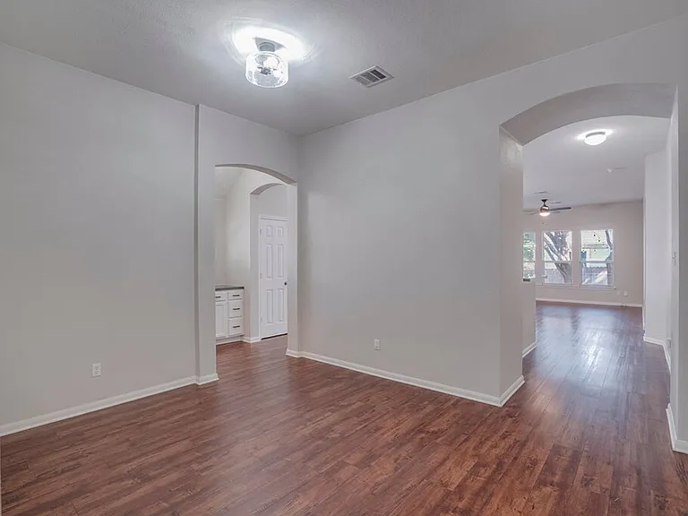 2985 Overland St — Photo 3