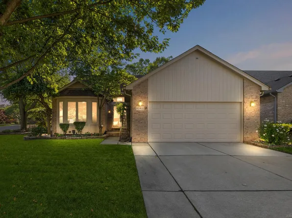 43410 Pointe Dr, Clinton Township, MI 48038