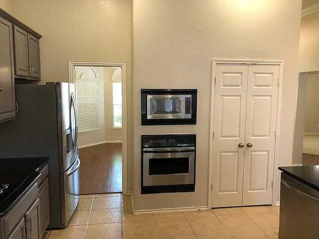 600 Bel Air Dr — Photo 4