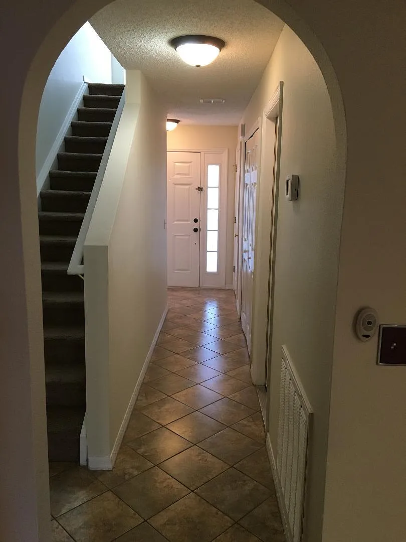 9872 Ashburn Lake Dr — Photo 2