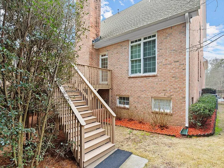 875 Wescott Ln — Photo 82