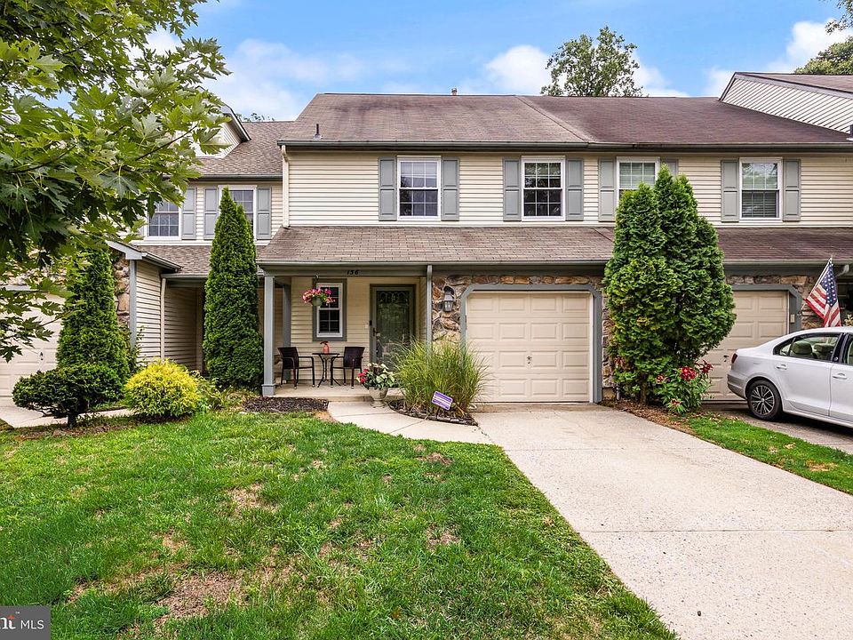 1st image of 136 Lamplighter Ct