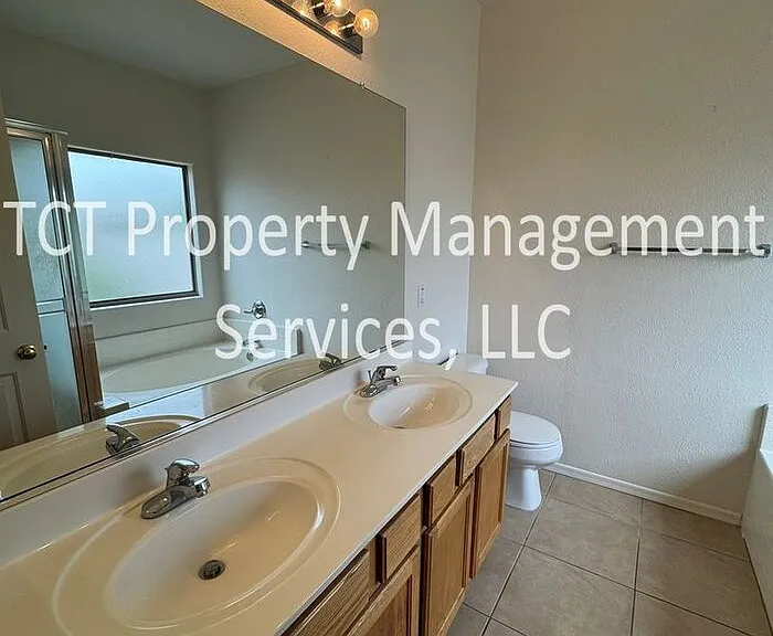 12859 W Sells Dr — Photo 11