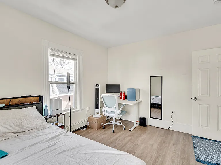 20 Ashford St #20 — Photo 11