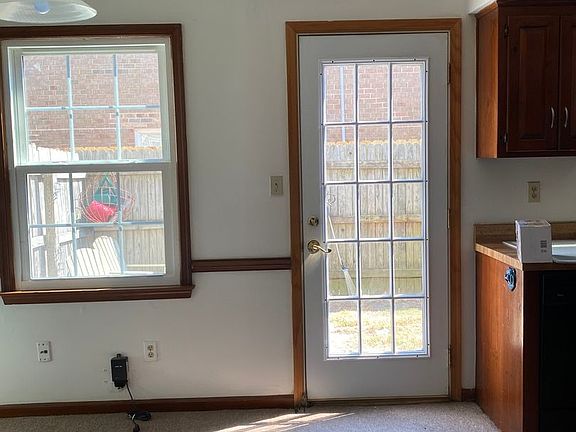 4th image of 4807 Bay Winds Ct