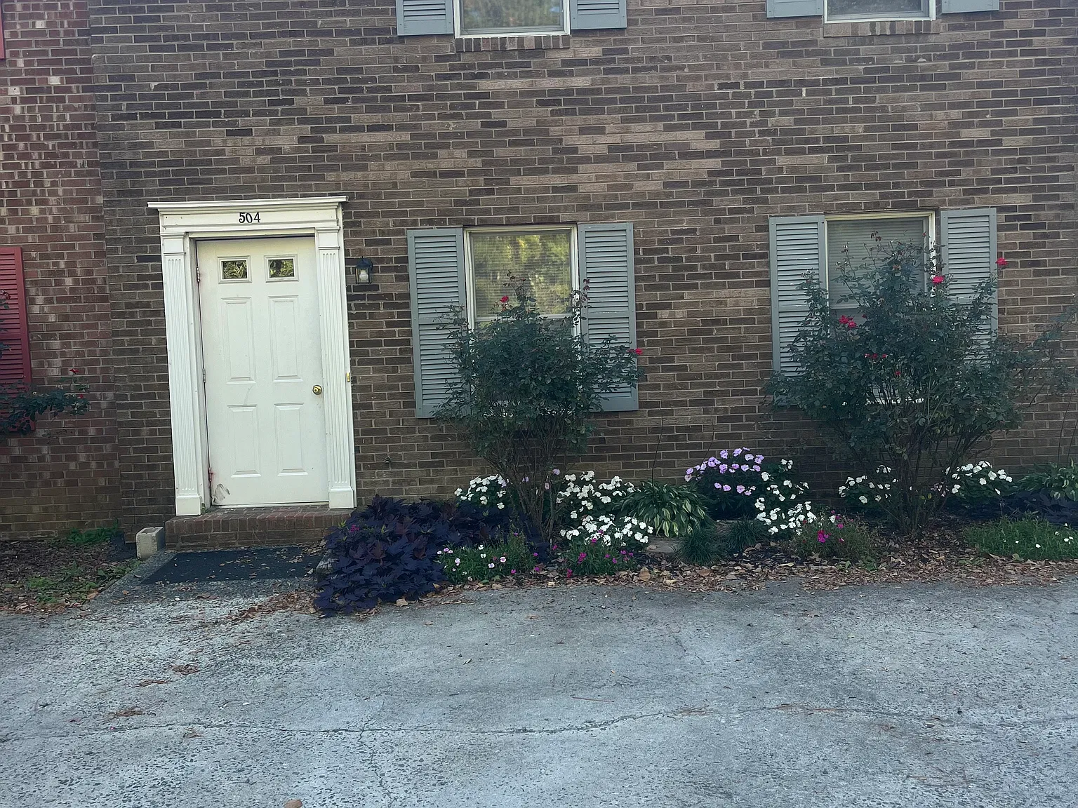 2 bed, 1000 sqft, $1,200 — Photo 2