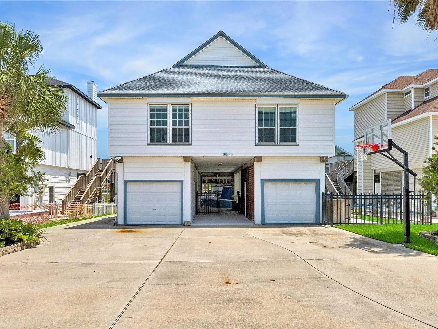 4 bed, 3.0 bath, 1922 sqft, $3,500 — Photo 1