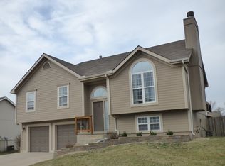 1704 Briarwood Ln, Excelsior Springs, MO 64024