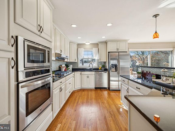 2nd image of 3107 Little Creek Ln