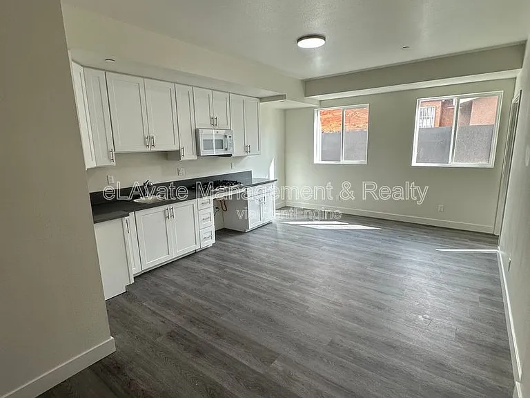 226 W 87th St #204 — Photo 4