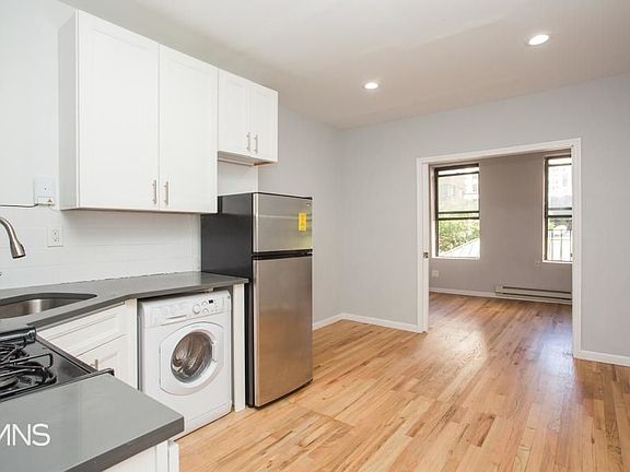 4th image of 324 W 49th St APT 2FW