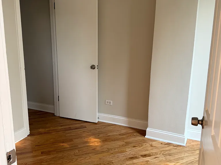 454 N Hamlin Ave #3 — Photo 5