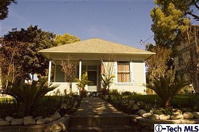 1st image of 221 Carlton Ave