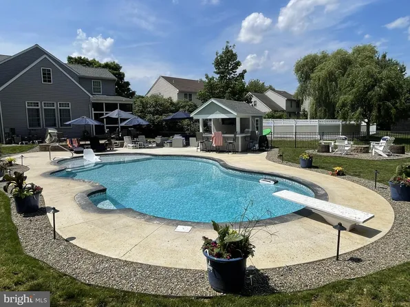 119 Saybrooke Dr, Lititz, PA 17543