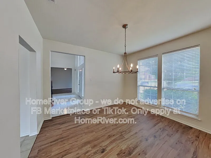 5 bed, 3.0 bath, 3224 sqft, $2,925 — Photo 4