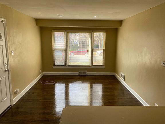 5th image of 8933 S Blackstone Ave APT 2N