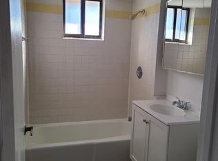 15710 Lake Dr #OAK, Oak Forest, IL 60452