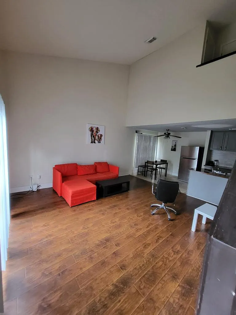 3 bed, 1224 sqft, $1,750 — Photo 1