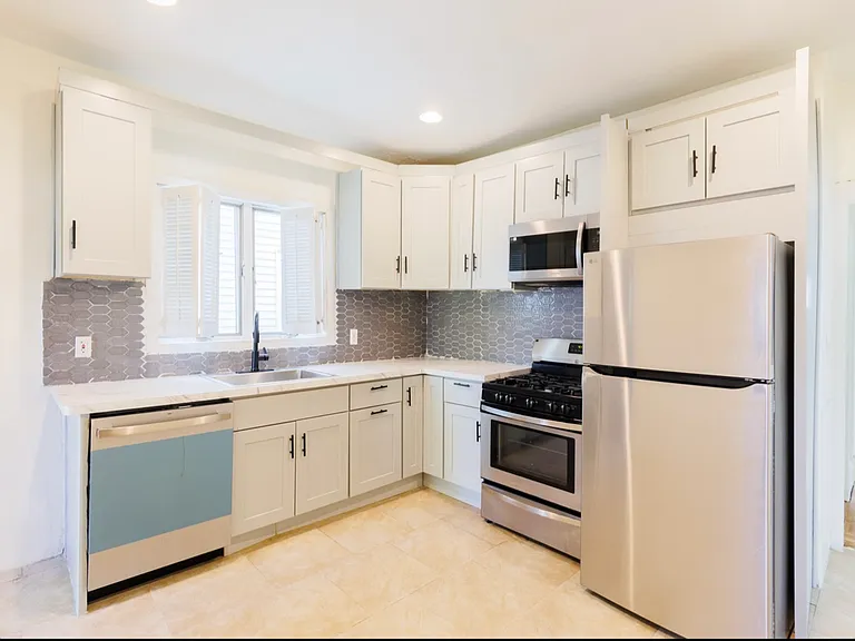 48 Burt St #2 — Photo 9