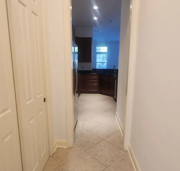 654 South Loop Pkwy — Photo 10