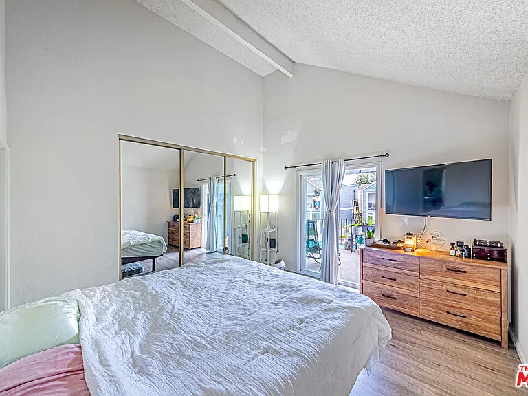 14742 Pioneer Blvd — Photo 24
