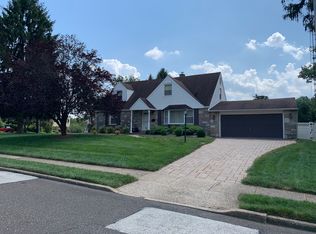 77 Tee Rd, Oreland, PA 19075